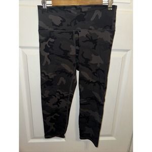 Zyia Active Forrest Camo Luxe Hi-Rise Crop Capri Size 6-8 Leggings